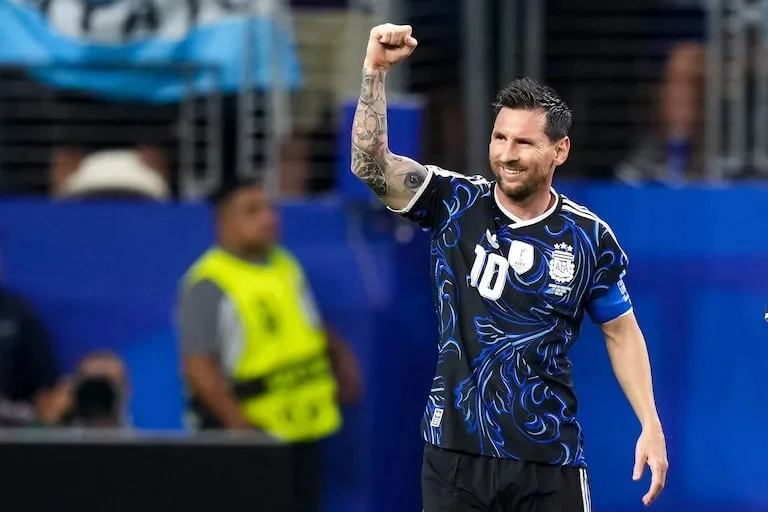 Messi brilló y Argentina pasó con puntaje ideal