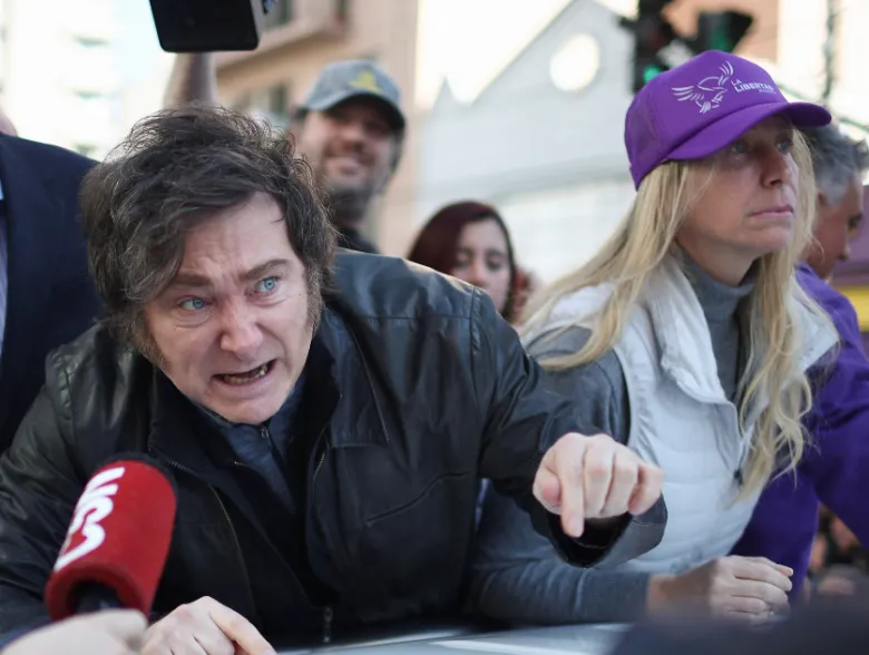 MILEI SE BAJA DEL CIERRE BONAERENSE: CONCENTRA SU CAMPAÑA FINAL EN SANTA FE Y CÓRDOBA PORQUE BUENOS AIRES “NO LE SUMA”