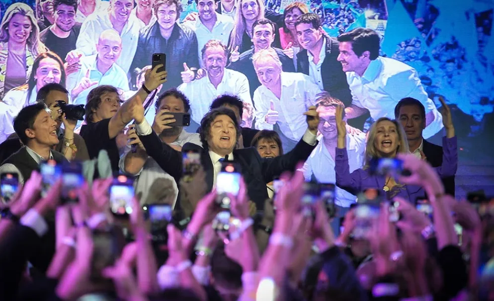 JAVIER MILEI RELANZA EL GOBIERNO TRAS EL CATEGÓRICO TRIUNFO DE LA LIBERTAD AVANZA Y LLAMA A FORMAR ALIANZAS