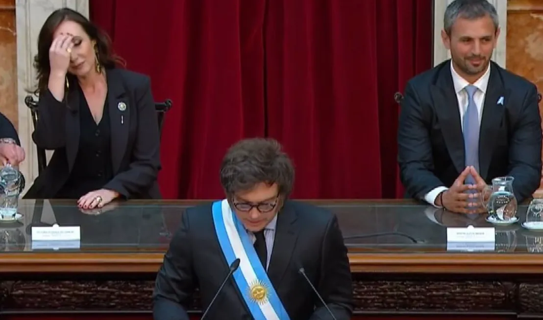 MILEI PRESENTA EL PRESUPUESTO 2025 EN UN CONGRESO SEMIVACÍO Y CON RATING EN CAÍDA LIBRE