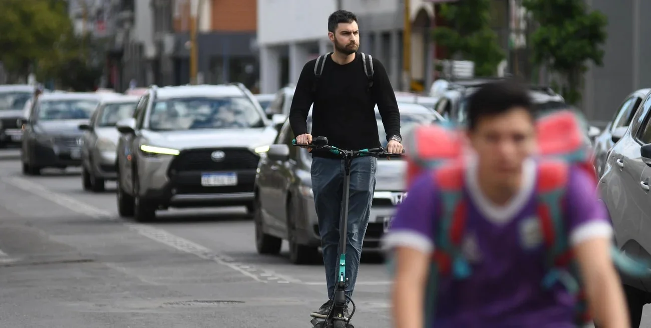 Boom de bicicletas y motopatines en Santa Fe: la nueva forma de moverse