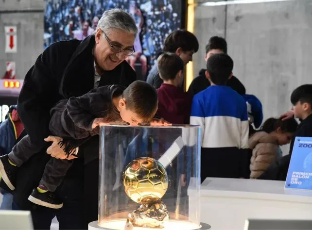 Messi llega a Santa Fe con una muestra histórica