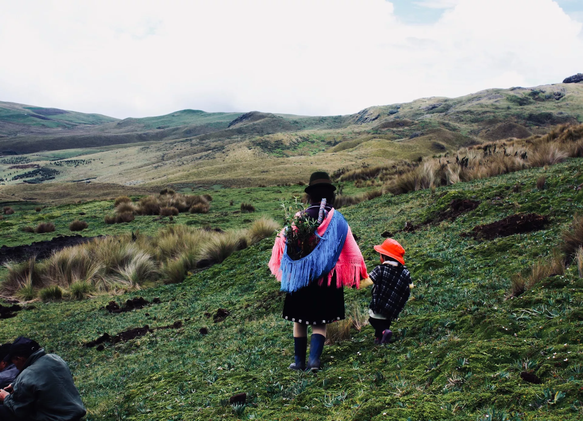LA PACHAMAMA Y LA TRADICIÓN DE TOMAR CAÑA CON RUDA