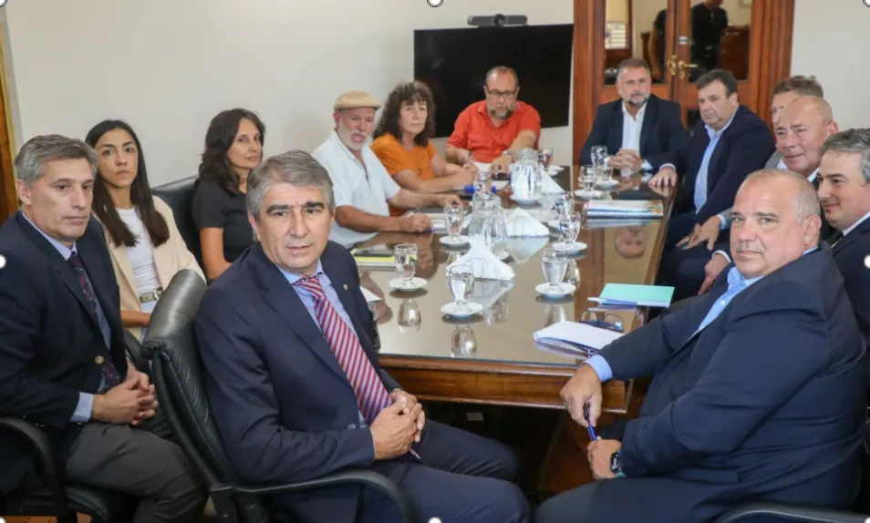 PARITARIAS EN SANTA FE: EL GOBIERNO PROPUSO UN AUMENTO DEL 7% PARA EL SEGUNDO SEMESTRE