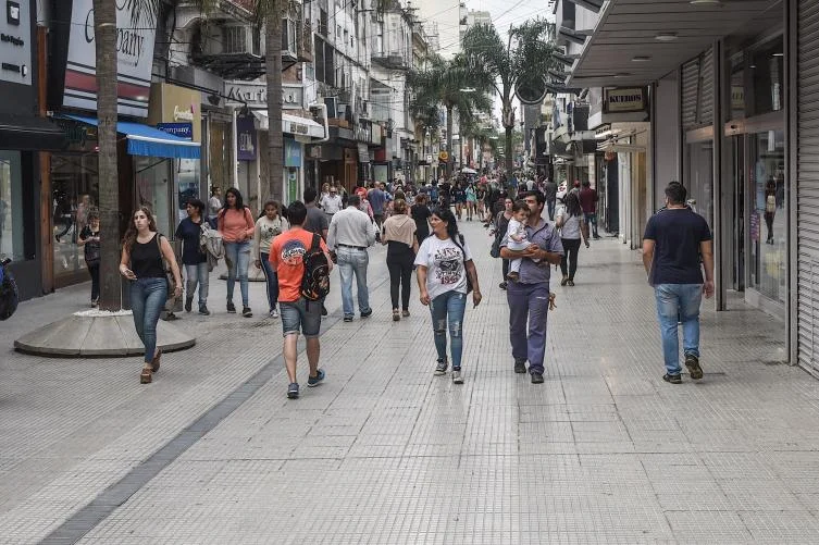 Comerciantes santafesinos no remarcan y tampoco venden