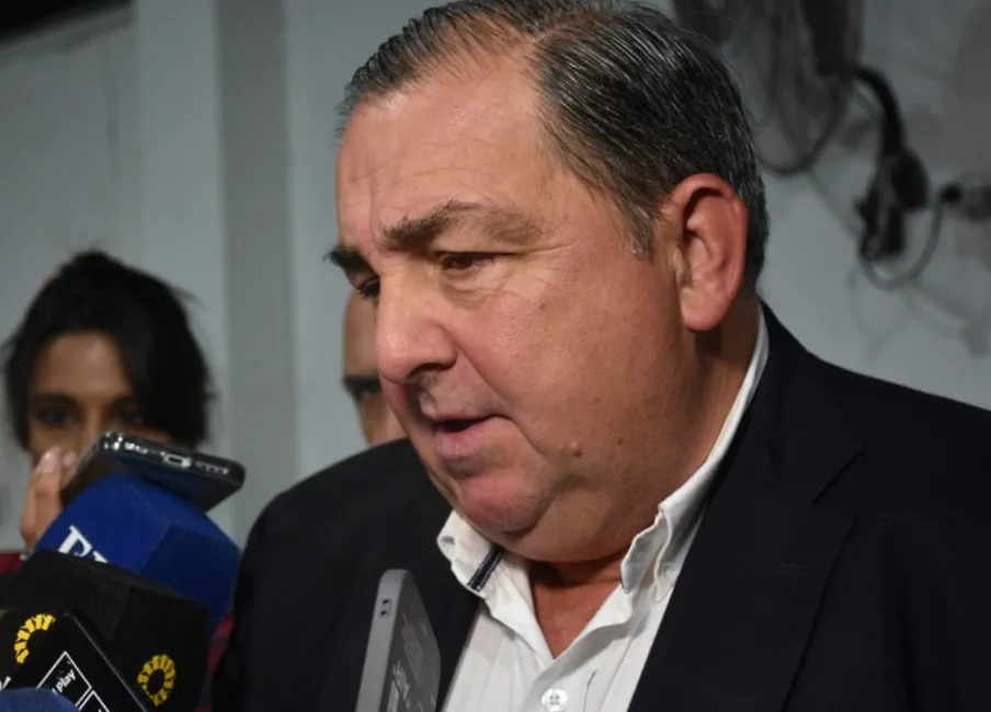 INSEGURIDAD EN SANTA FE: NI EL INTENDENTE SE SALVA, LE ROMPIERON EL AUTO Y LE ROBARON PERTENENCIAS A JUAN PABLO POLETTI