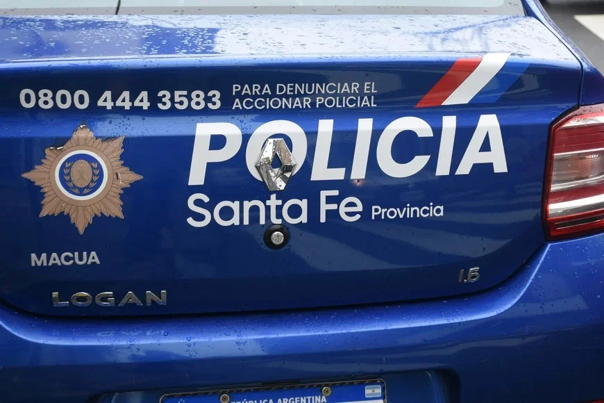 Violenta pelea por una deuda en pleno bulevar: un hombre apuñalado y tres detenidos