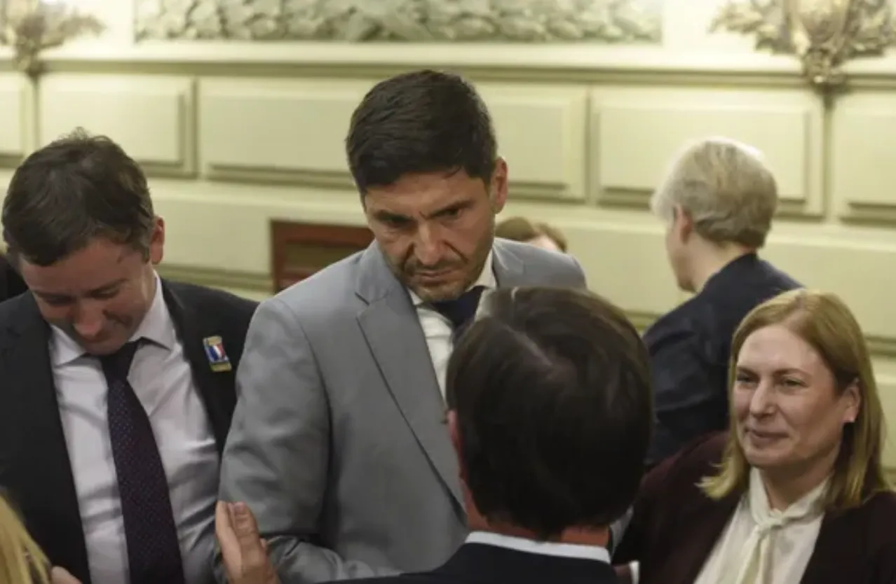 PULLARO Y LA REELECCIÓN EN SANTA FE: ¿CONTINUIDAD O BLINDAJE POLÍTICO?