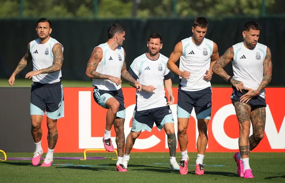 Último ensayo de Argentina antes del debut: el equipo para Argelia y el sorpresivo gesto de Scaloni