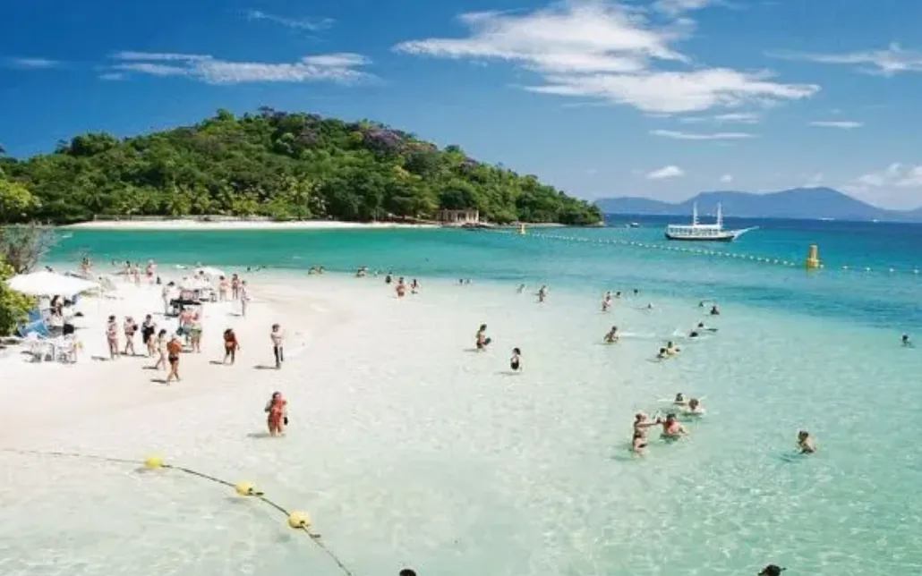 VERANO 2025: EL TURISMO EN ARGENTINA, URUGUAY Y BRASIL ENTRE COSTOS Y NUEVAS TENDENCIAS